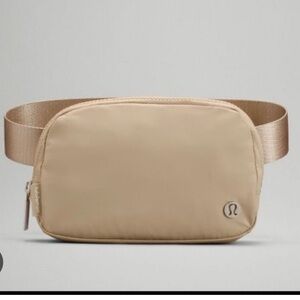Lululemon belt bag in Tan / Trench